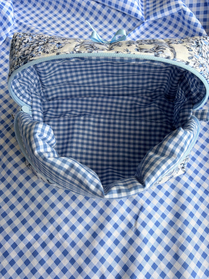 French Blue Maiden, Boxy pouch