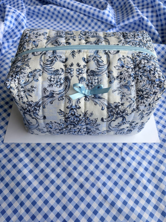 French Blue Maiden, Boxy pouch