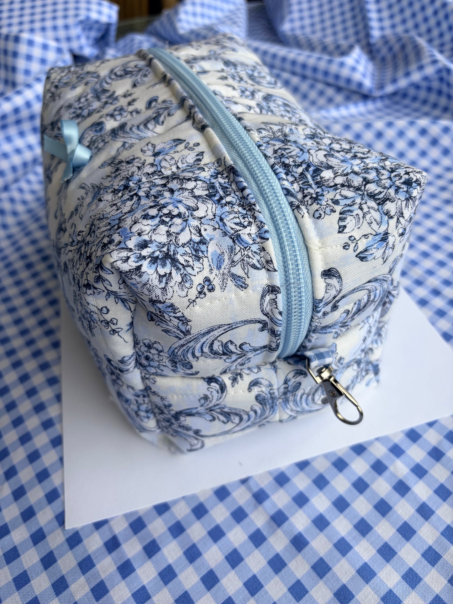 French Blue Maiden, Boxy pouch