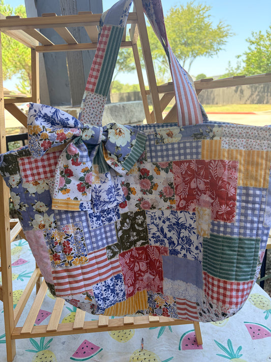 Country Quilt Pattern Tote Bag