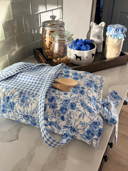 Blue Roses Casserole Carrier