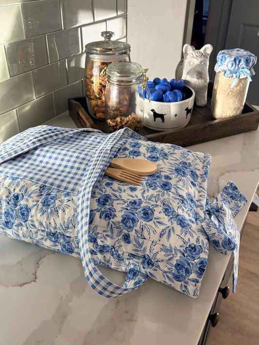 Blue Roses Casserole Carrier