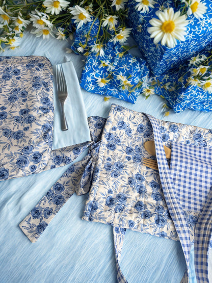 Blue Roses Casserole Carrier
